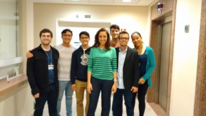 Dra. Tatiana (centro) e sua equipe- Foto: